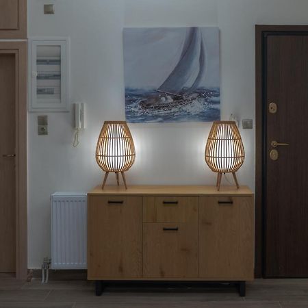 Max Blue Apartment, A Stay Like No Other 比雷埃夫斯 外观 照片