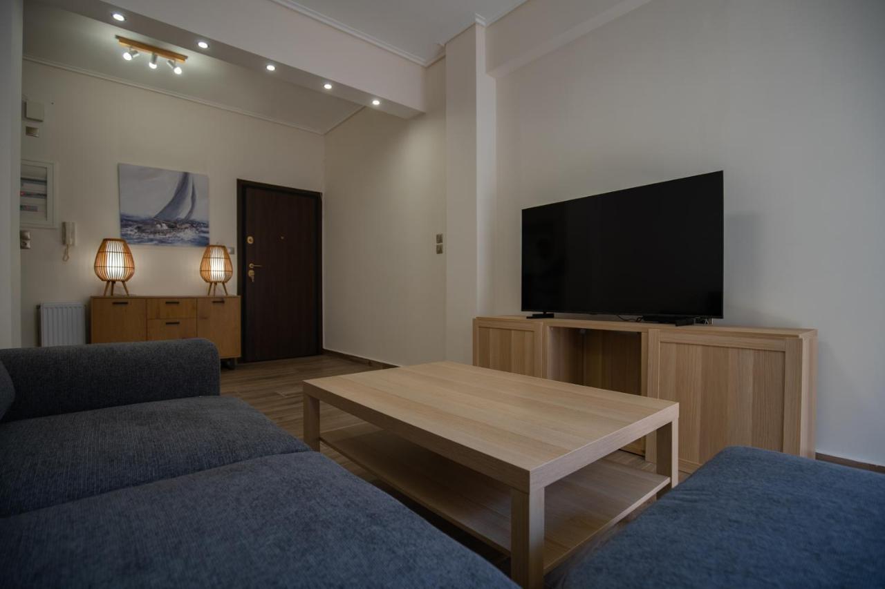 Max Blue Apartment, A Stay Like No Other 比雷埃夫斯 外观 照片