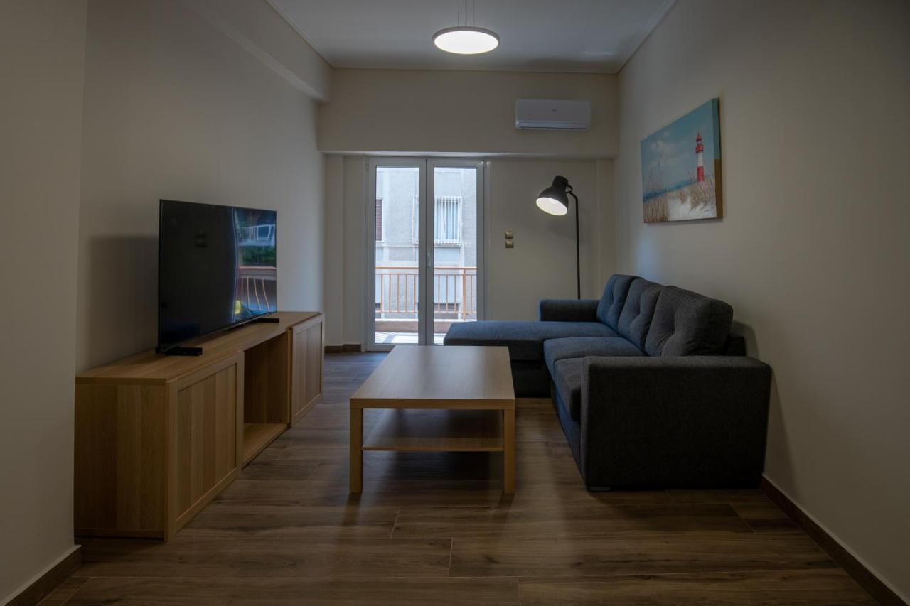 Max Blue Apartment, A Stay Like No Other 比雷埃夫斯 外观 照片