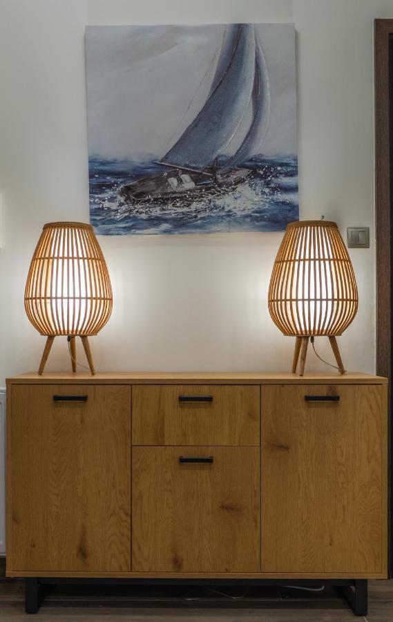 Max Blue Apartment, A Stay Like No Other 比雷埃夫斯 外观 照片