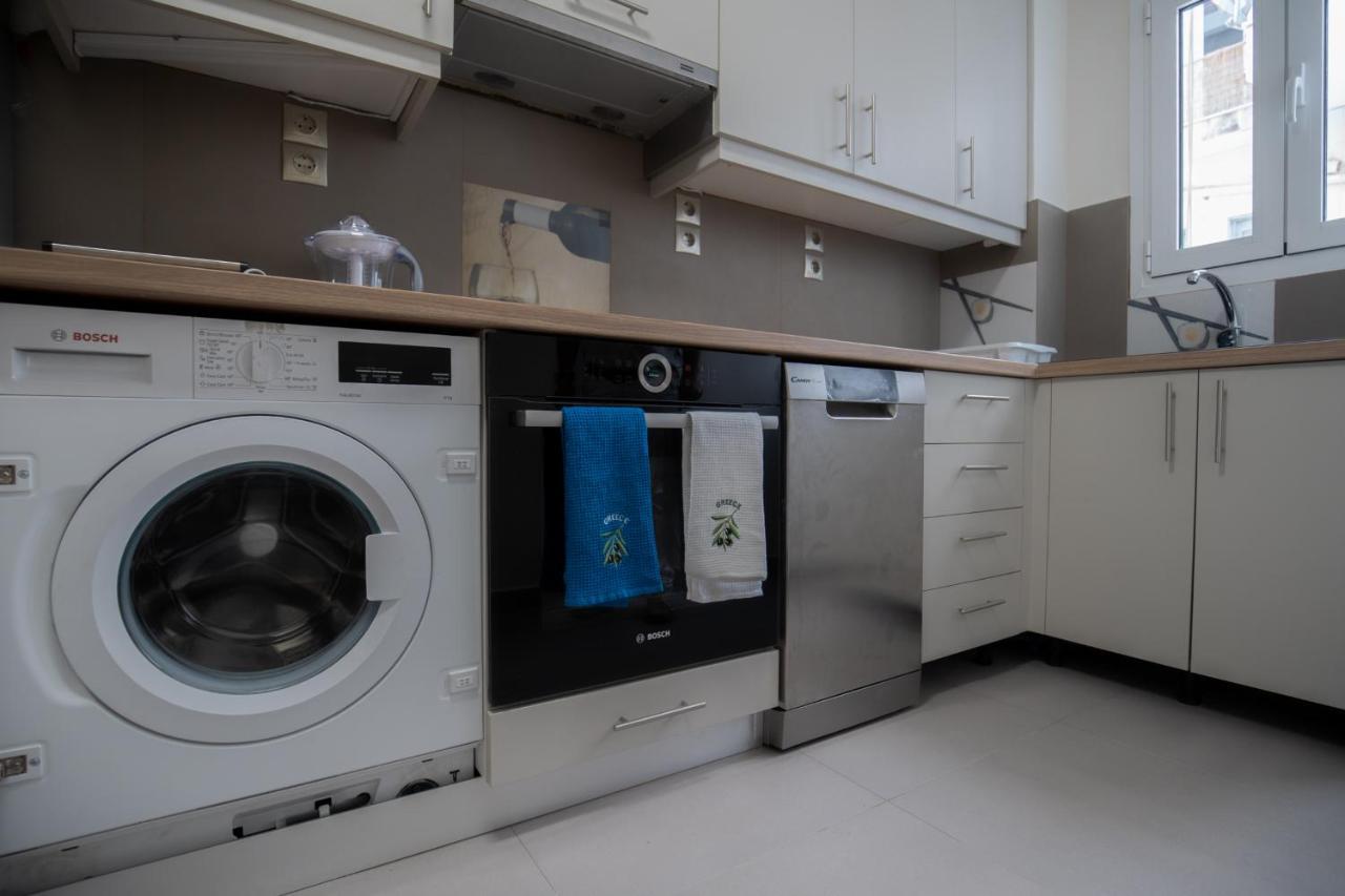 Max Blue Apartment, A Stay Like No Other 比雷埃夫斯 外观 照片