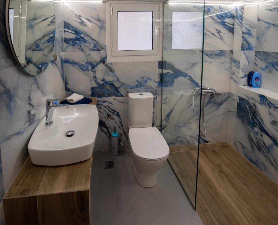 Max Blue Apartment, A Stay Like No Other 比雷埃夫斯 外观 照片