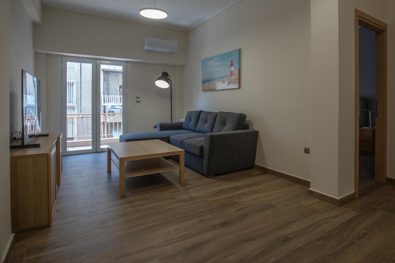 Max Blue Apartment, A Stay Like No Other 比雷埃夫斯 外观 照片