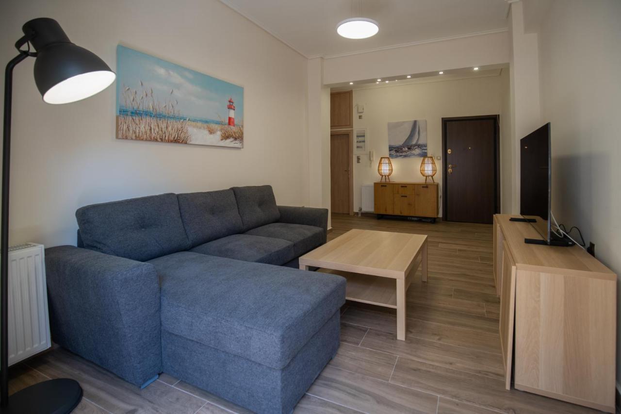 Max Blue Apartment, A Stay Like No Other 比雷埃夫斯 外观 照片